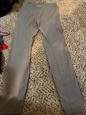 Four Three Seven Gray High Rise Leggings Size Large